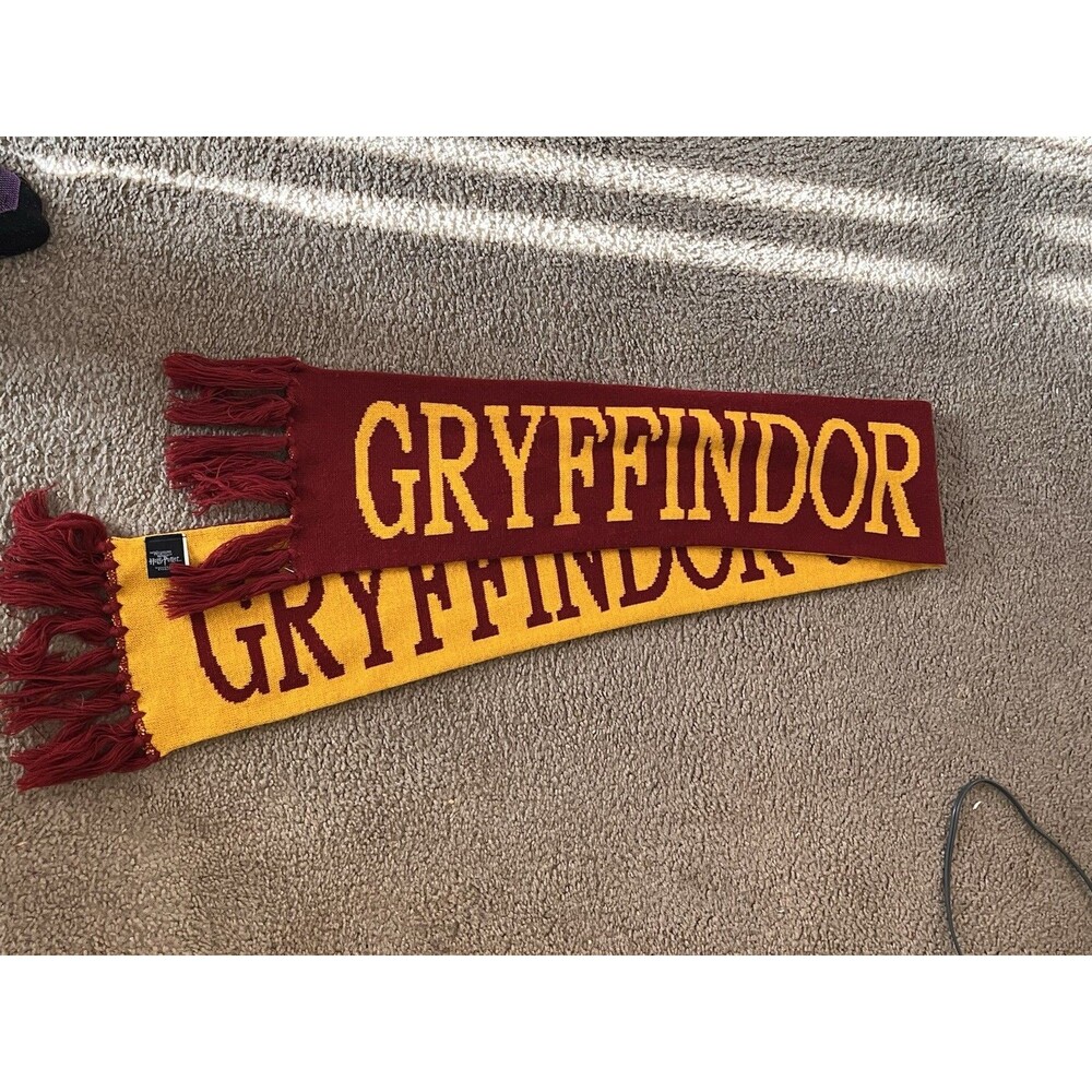 Harry Potter Gryffindor Reversible Scarf Universal Studios Wizarding World UEC